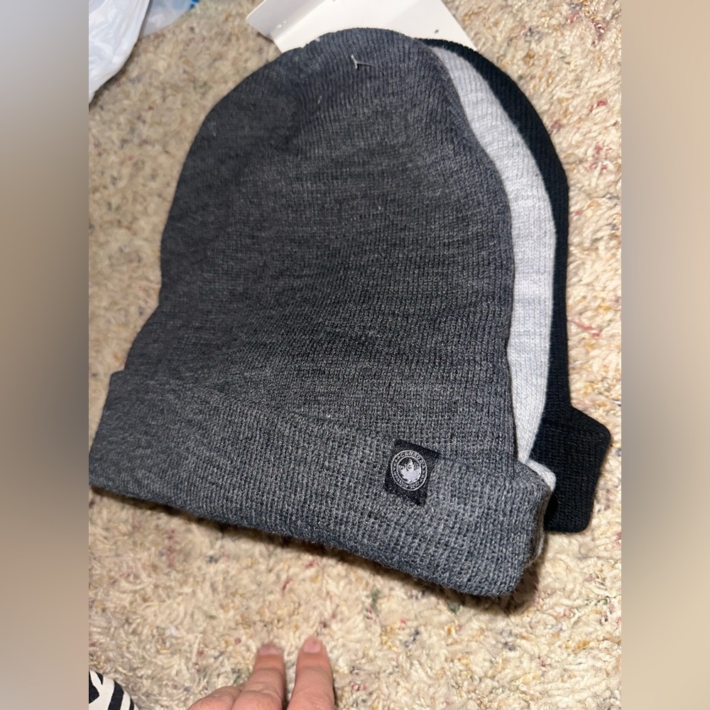 Gray Knit Beanie 3 pack set bundle 🖤🤍🤎